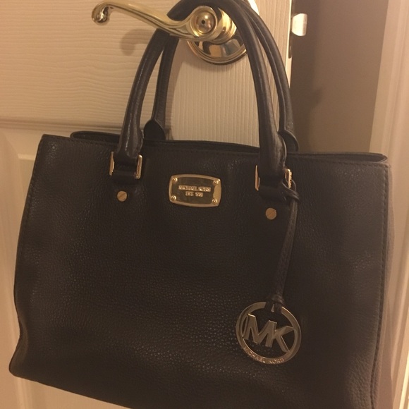 Michael Kors Brown pebble leather. - Picture 1 of 8